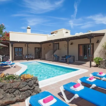 Casa Los Mojones Cuatro - Secluded Yet Central 4 Bedroom - Perfect For Families Пуерто-дель-Кармен