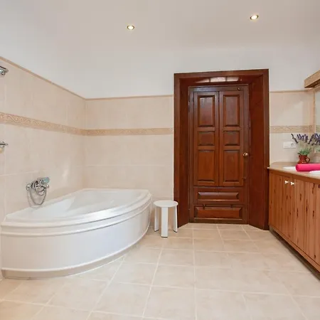 Casa Los Mojones Cuatro - Secluded Yet Central 4 Bedroom - Perfect For Families Villa *